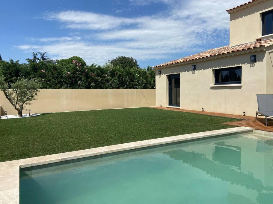 Villa Le Nid D'Emilie Maillane Exterior foto